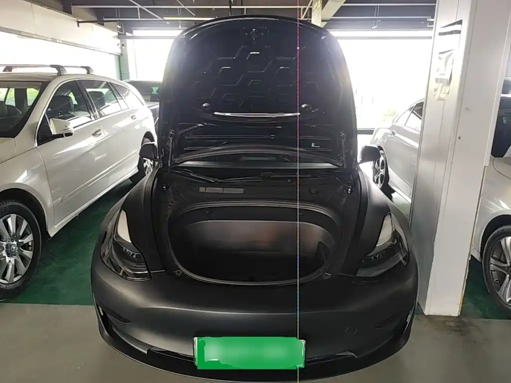 Tesla Model 3 — миниатюра 20