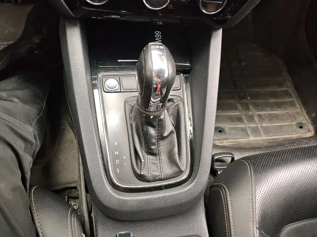 Volkswagen Sagitar — миниатюра 7