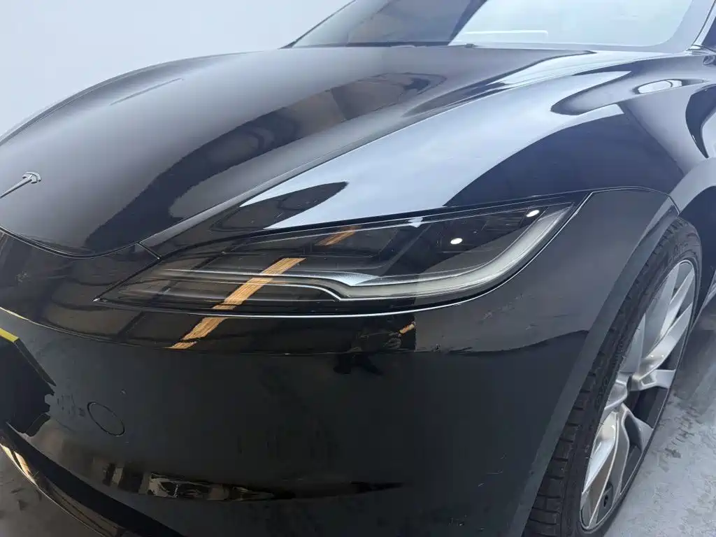 Tesla Model 3 — миниатюра 24