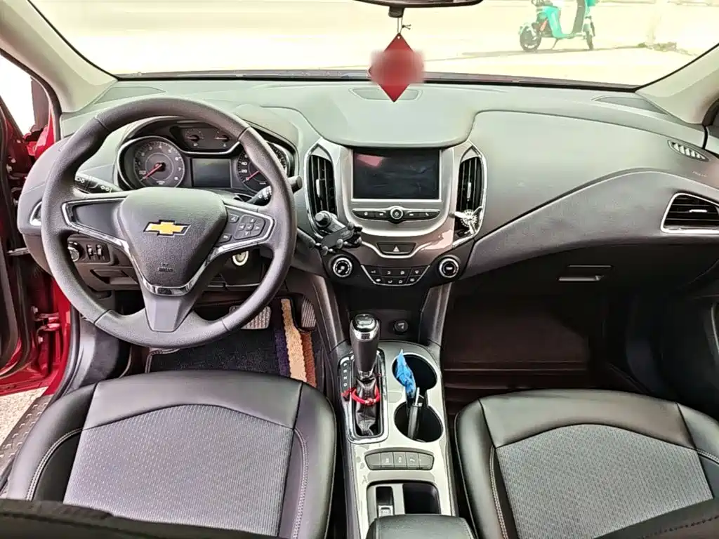 Chevrolet Cruze — миниатюра 10