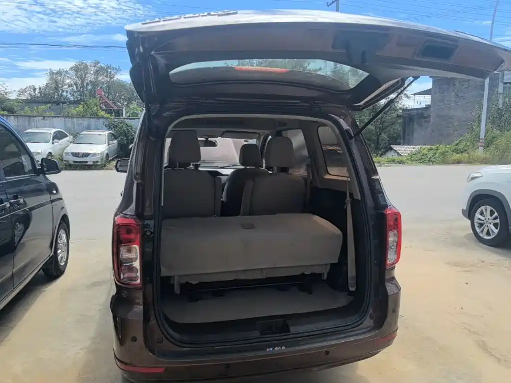Wuling Hongguang — миниатюра 19