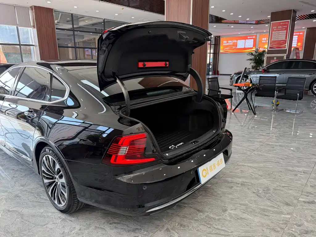 Volvo S90 — миниатюра 6