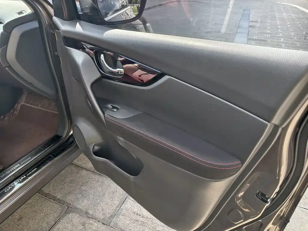Nissan Qashqai — миниатюра 12