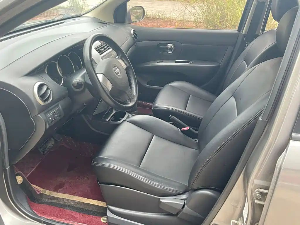 Nissan Livina — миниатюра 7