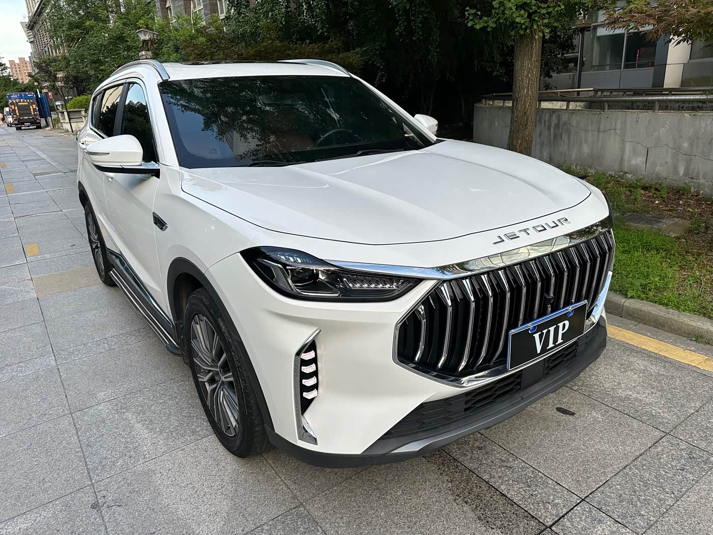 Jetour Jetour X70 PLUS 1.5 л 2023 г. Белый, пробег 24000 км