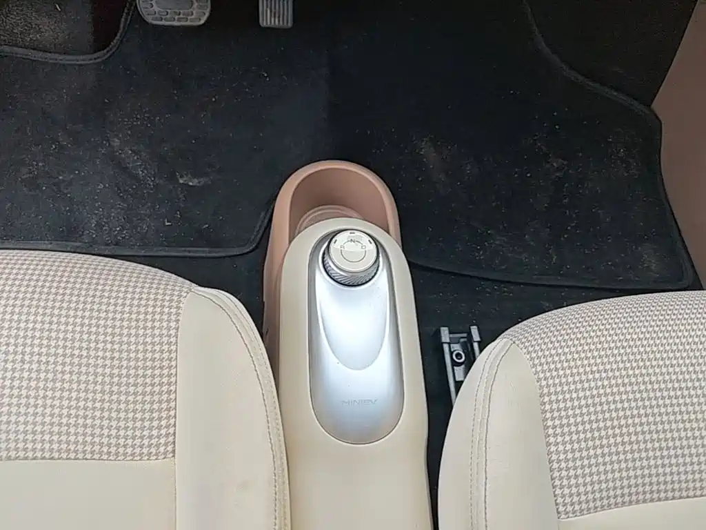 Wuling MINIEV — миниатюра 14