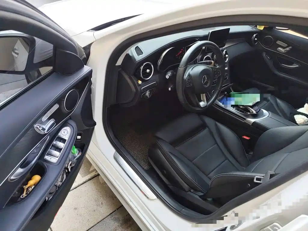 Mercedes-Benz C-Class — миниатюра 13