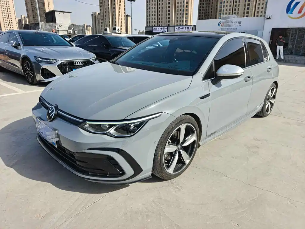 Купить Volkswagen Golf