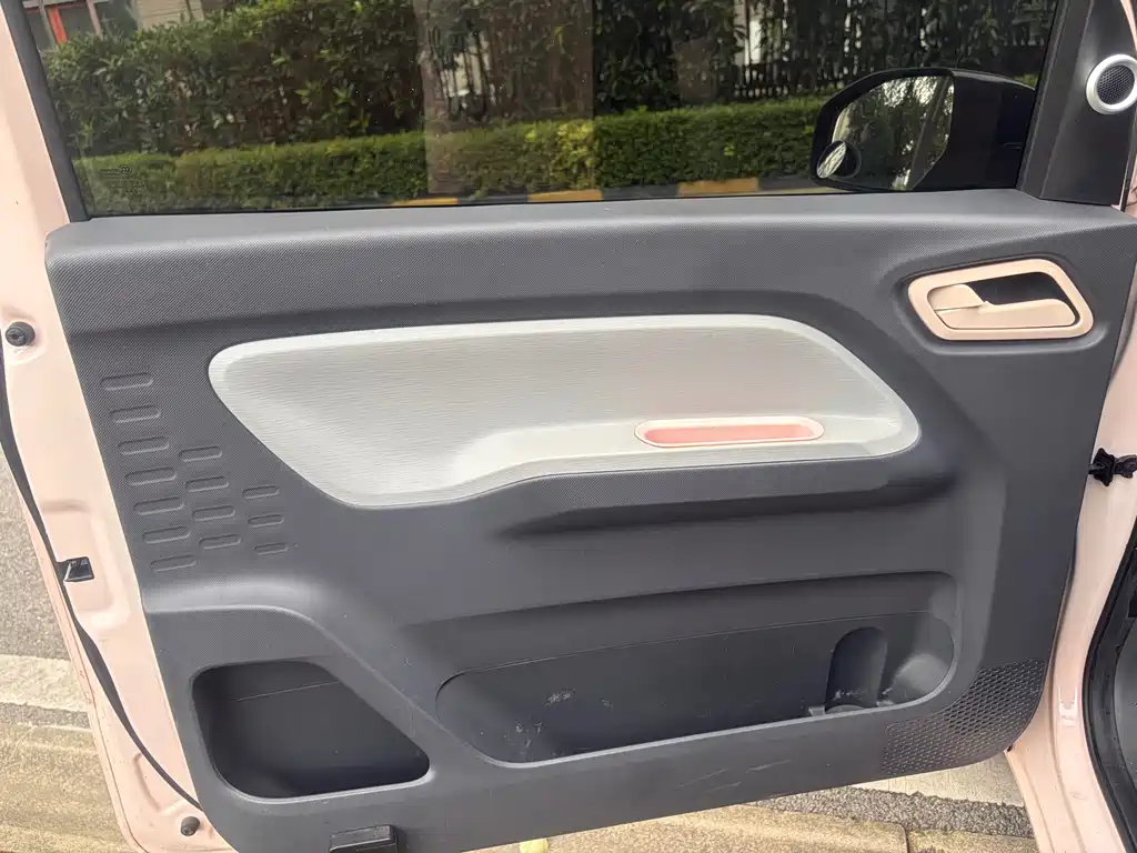 Wuling MINIEV — миниатюра 12