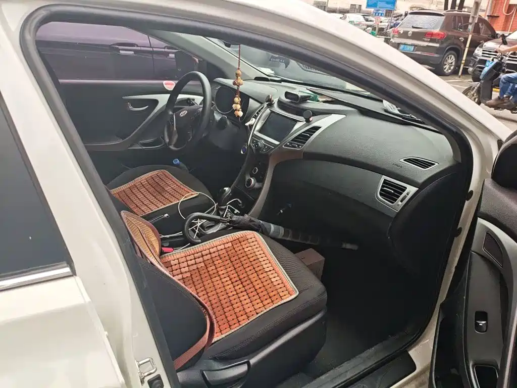 Hyundai Elantra Langdong — миниатюра 19