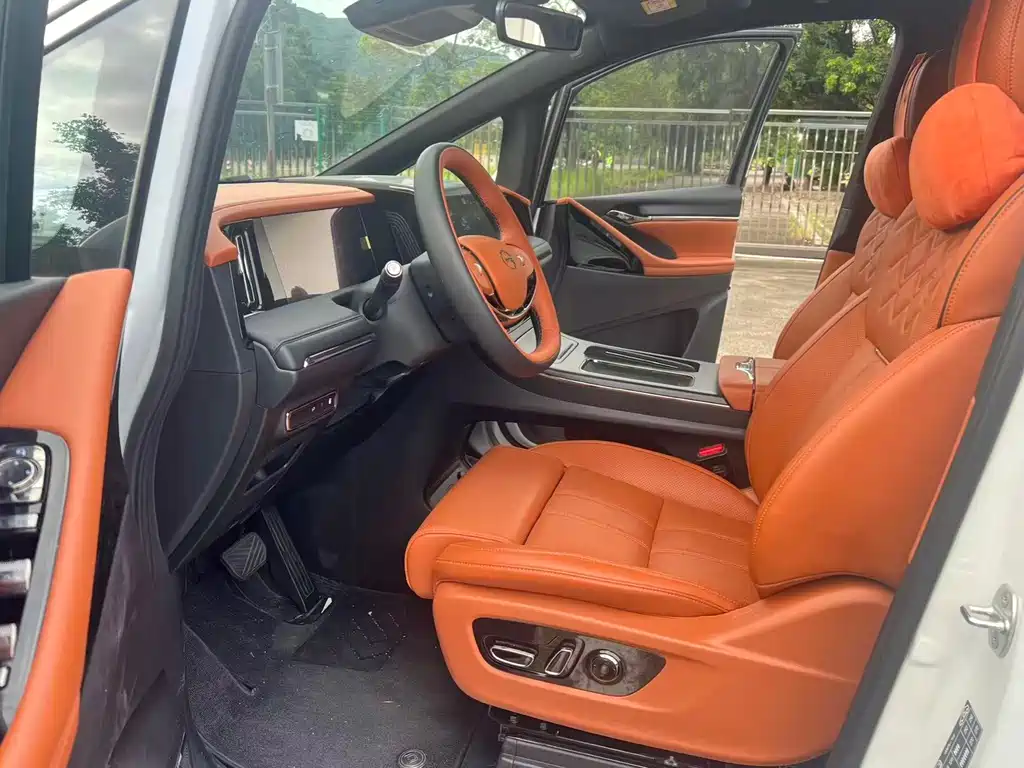 GAC Motor Trumpchi Xiangwang M8 — миниатюра 6
