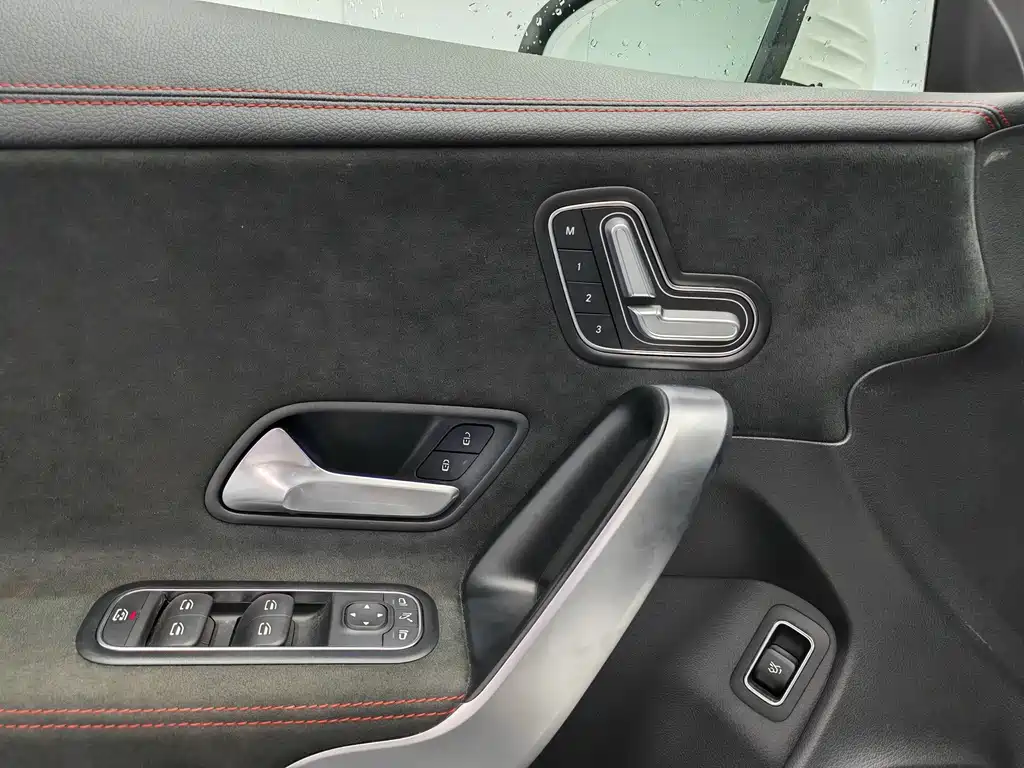 Mercedes-Benz CLA (Import) — миниатюра 17