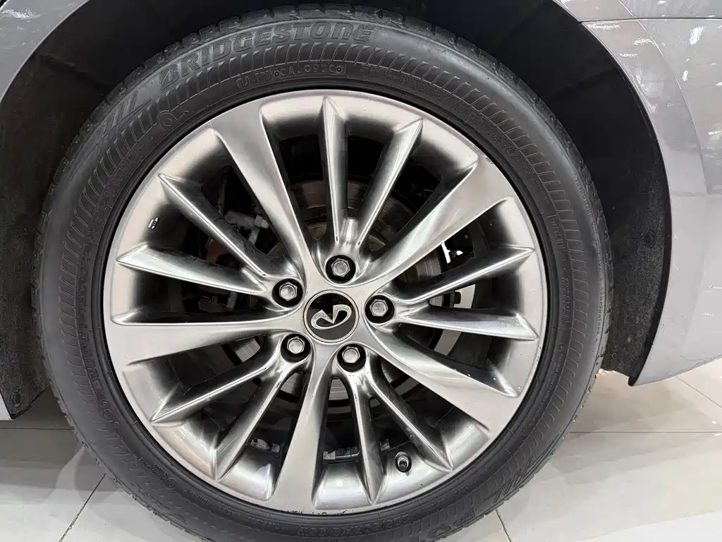Infiniti Q50L — миниатюра 17