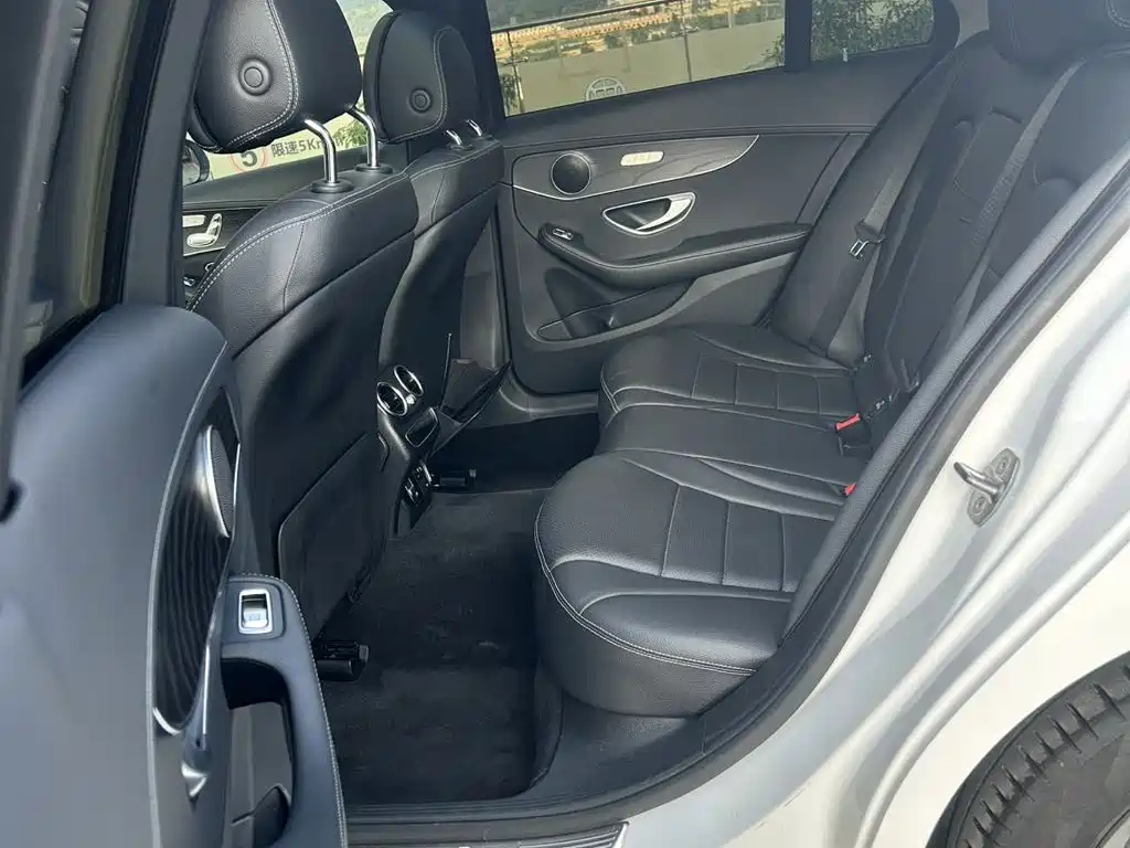 Mercedes-Benz C-Class — миниатюра 10