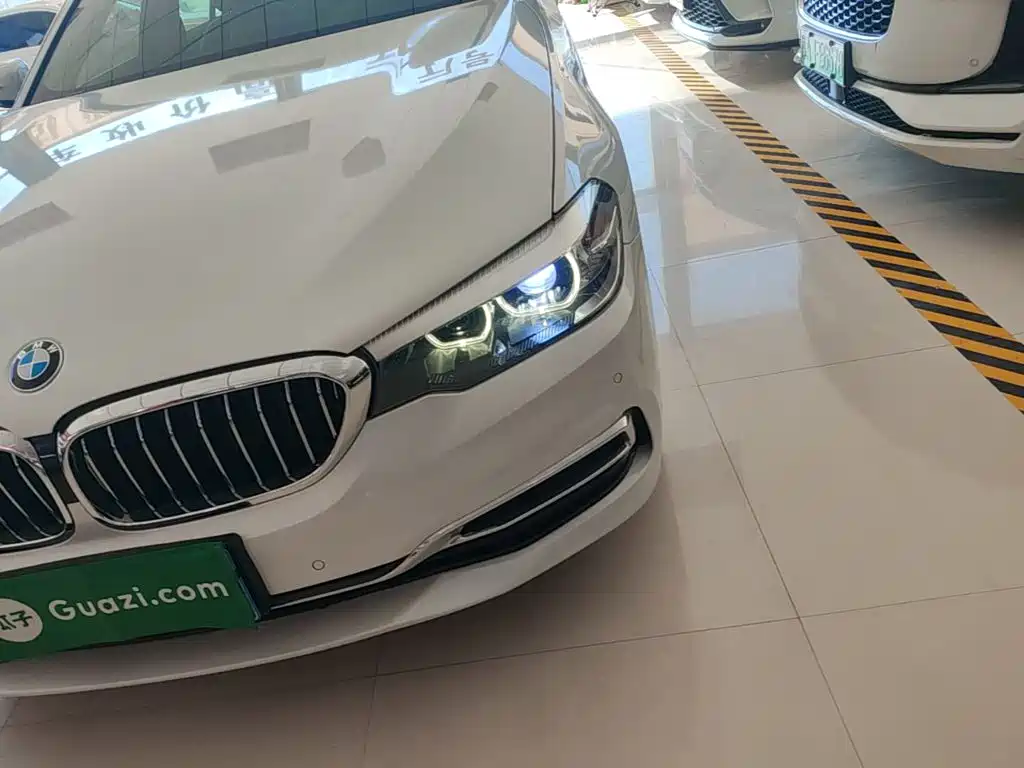 BMW 5 Series — миниатюра 24