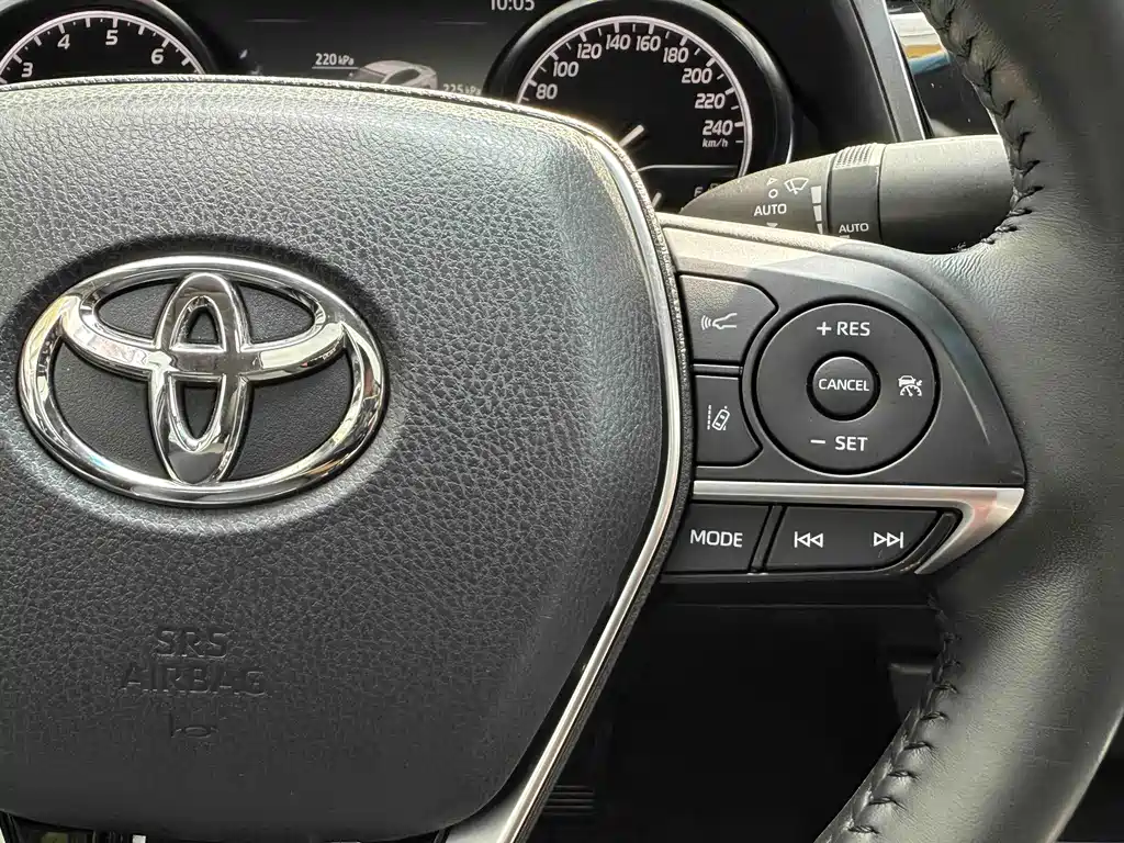 Toyota Camry — миниатюра 21