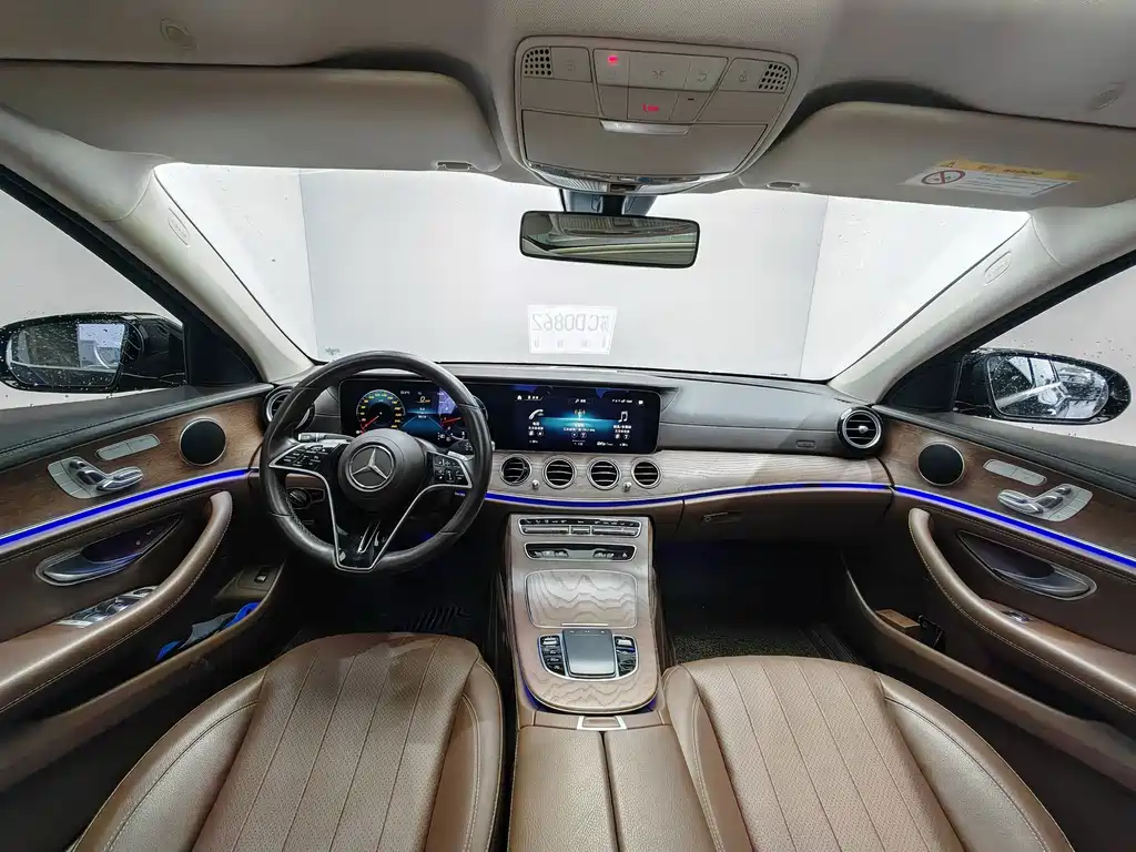 Mercedes-Benz E-Class — миниатюра 11