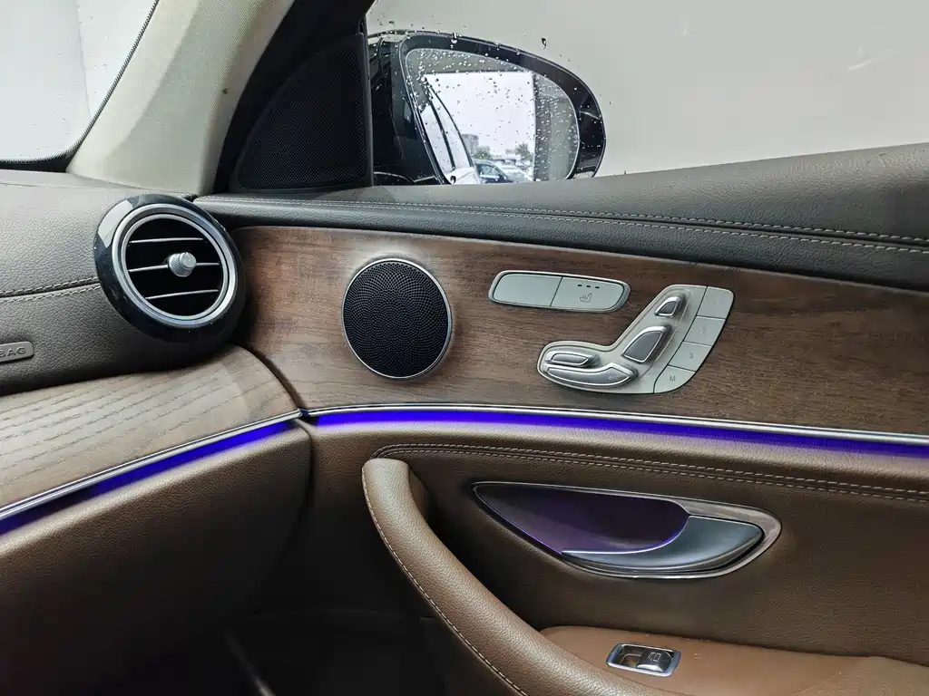 Mercedes-Benz E-Class — миниатюра 19