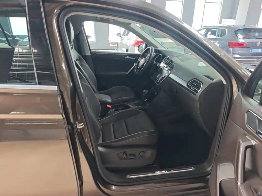 Volkswagen Tiguan L — миниатюра 9