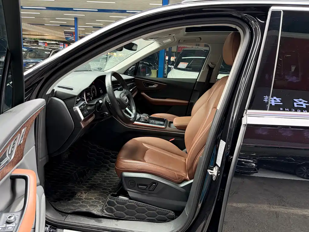 Audi Q7 — миниатюра 6