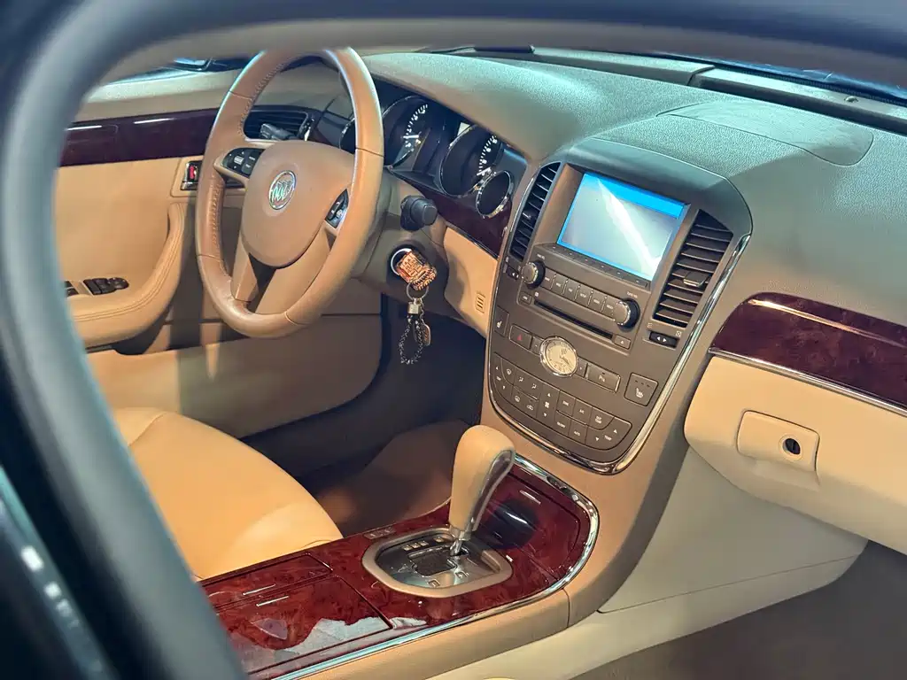 Buick Park Avenue — миниатюра 15