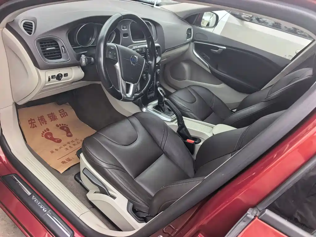 Volvo V40 — миниатюра 5