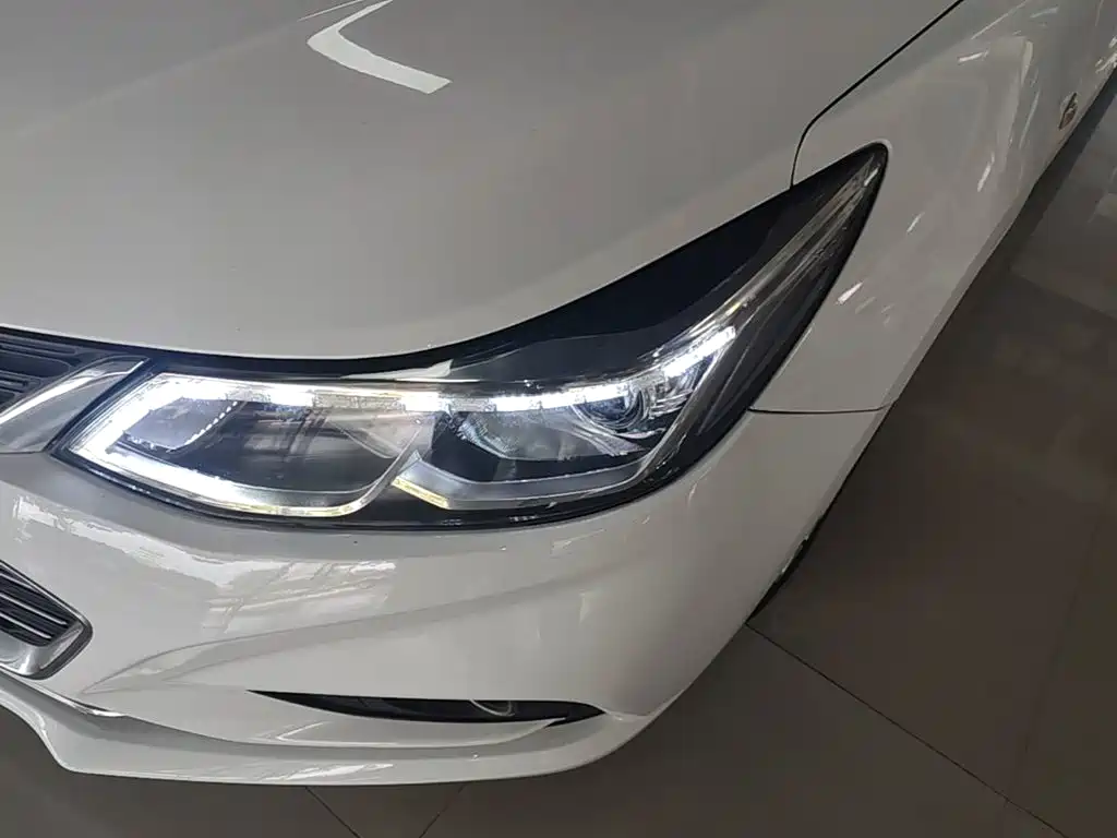 Chevrolet Cruze — миниатюра 24