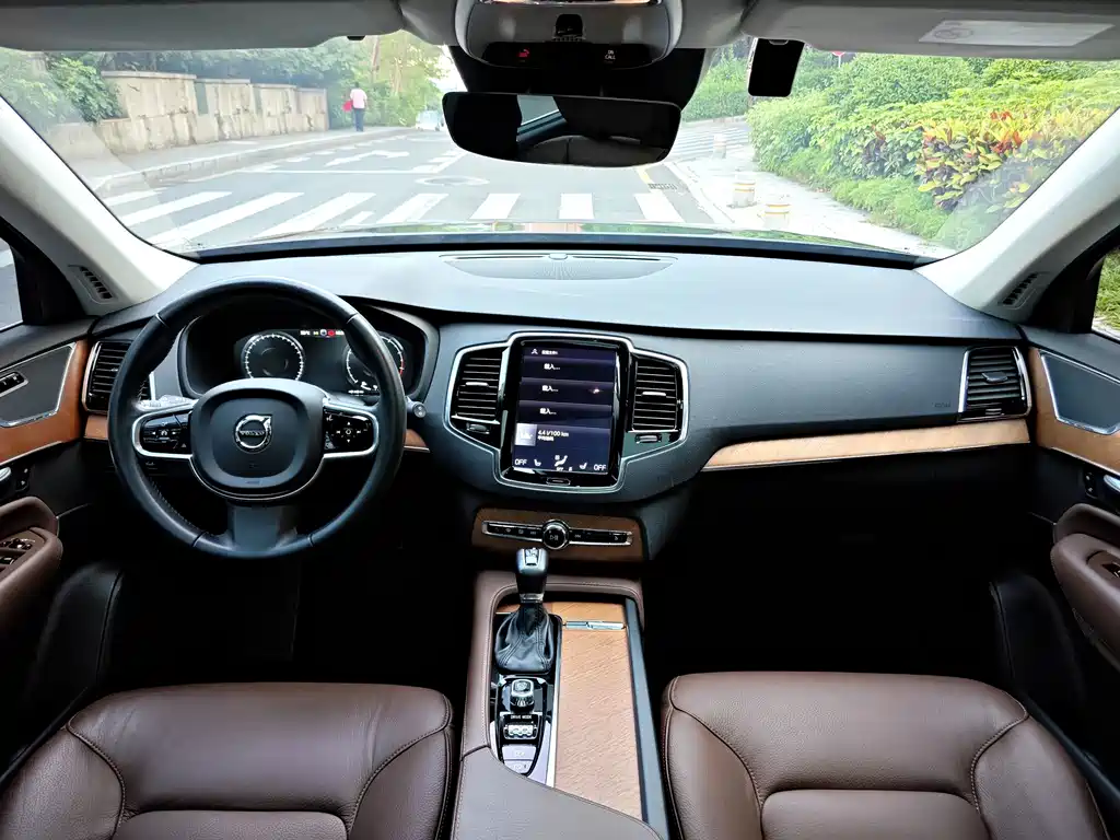 Volvo XC90 — миниатюра 8