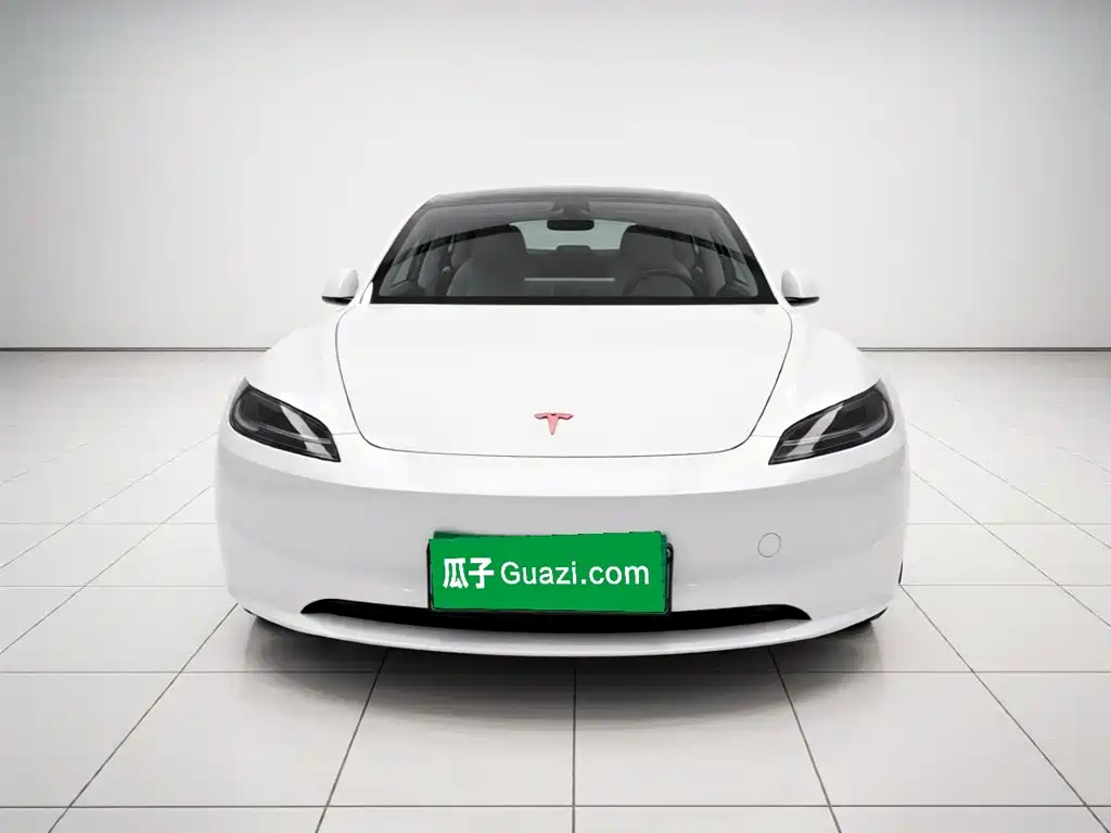 Tesla Model 3 — миниатюра 2