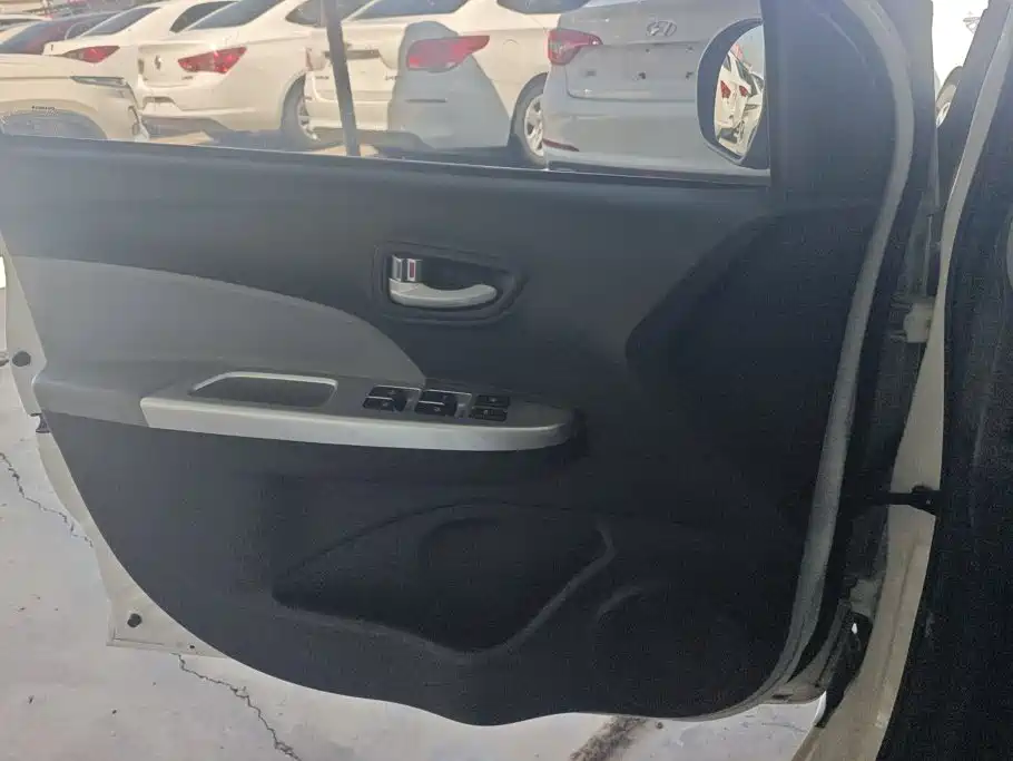 Changan Benben E-Star — миниатюра 7
