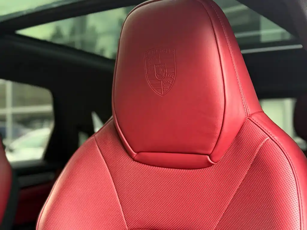 Porsche Cayenne — миниатюра 12