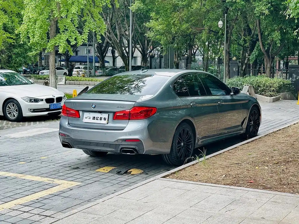 BMW 5 Series (Import) — миниатюра 7