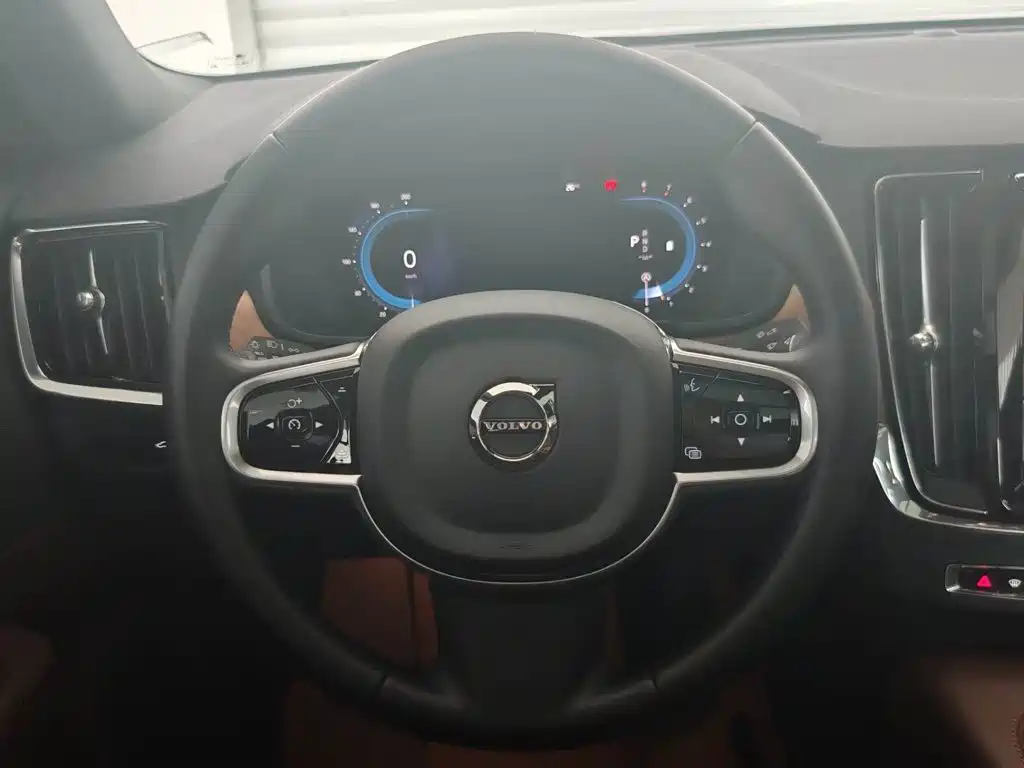 Volvo S90 — миниатюра 18