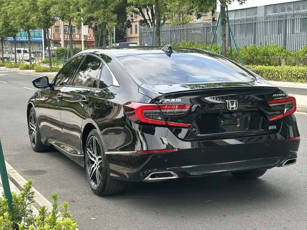 Honda Accord — миниатюра 7