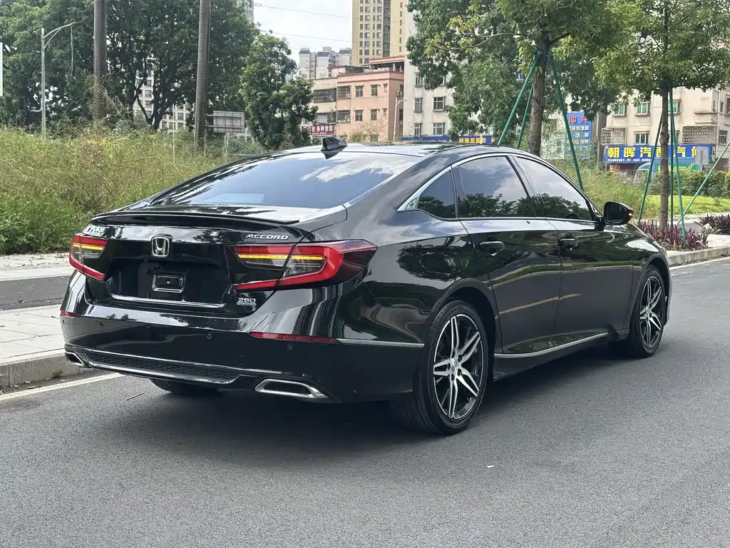 Honda Accord — миниатюра 9