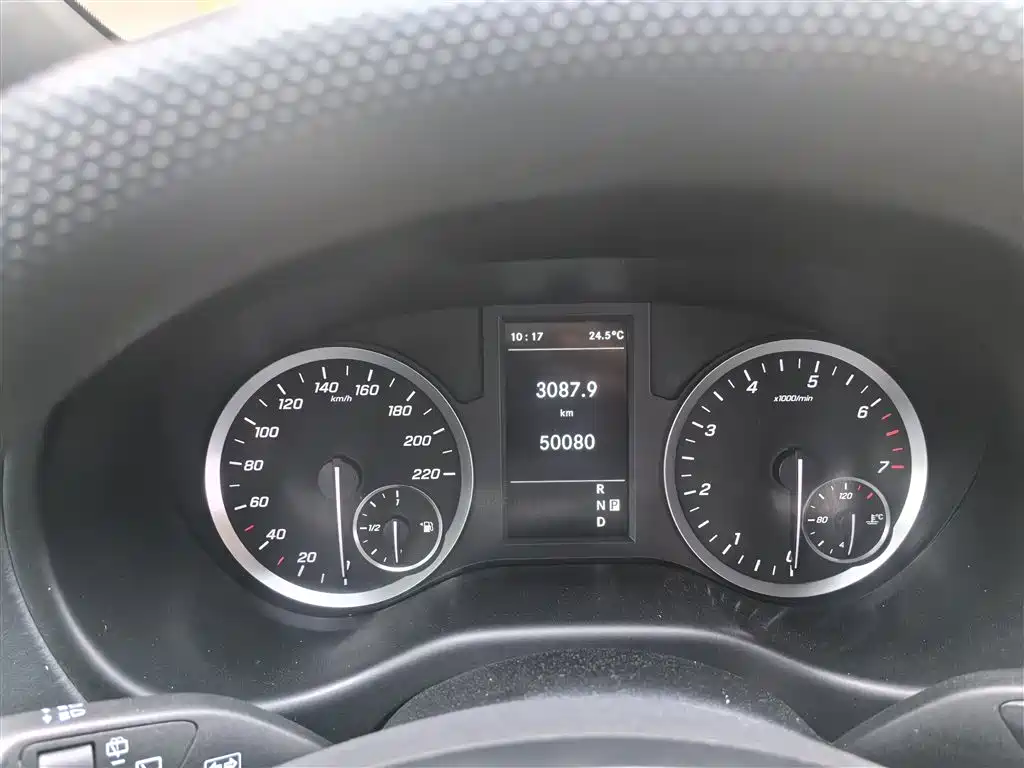 Mercedes-Benz Vito 2023 2.0T Elite 7 мест