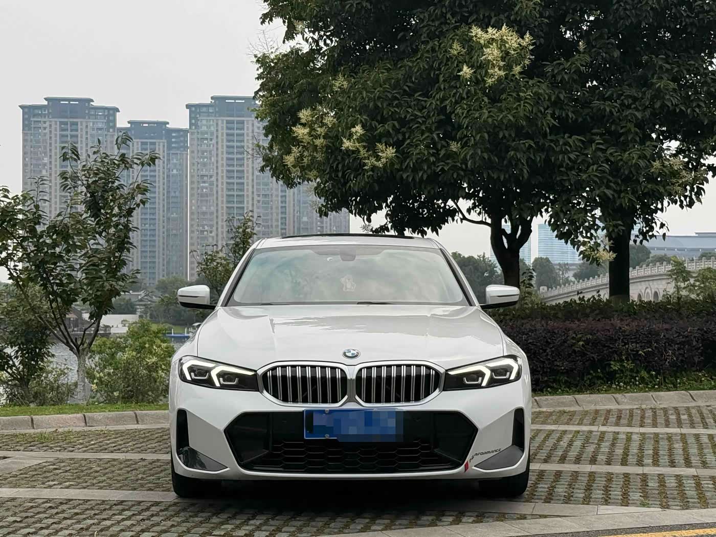 BMW 3 Series 2.0 л 2023 г. Белый, пробег 36000 км