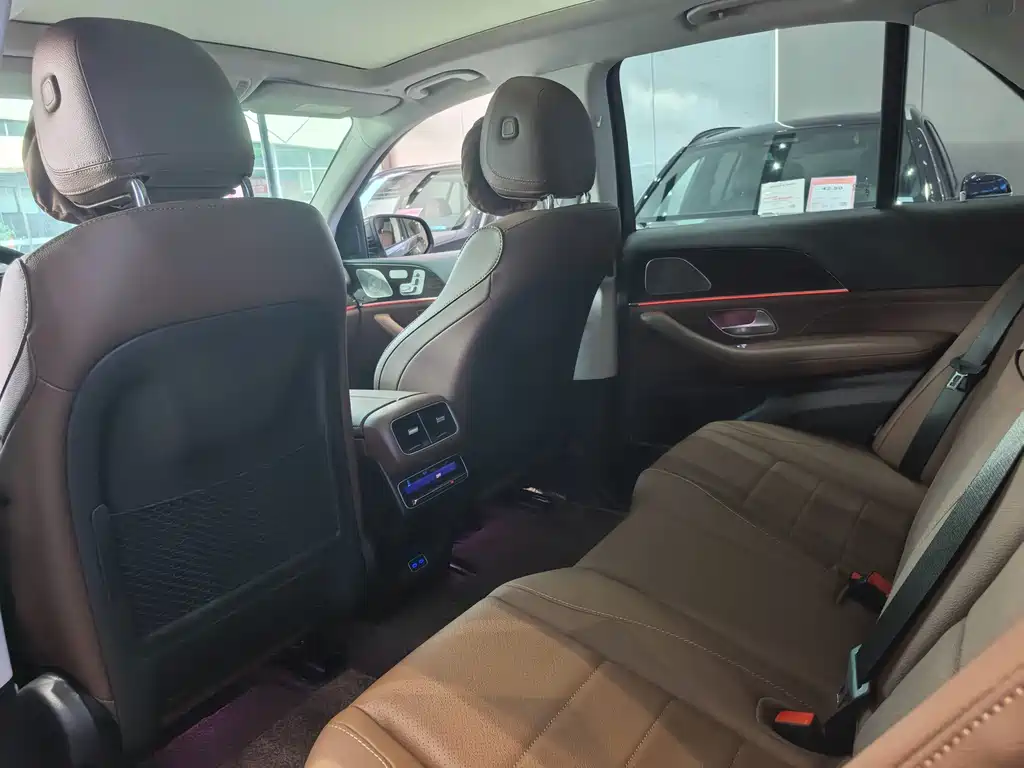Mercedes-Benz GLE (Import) — миниатюра 7