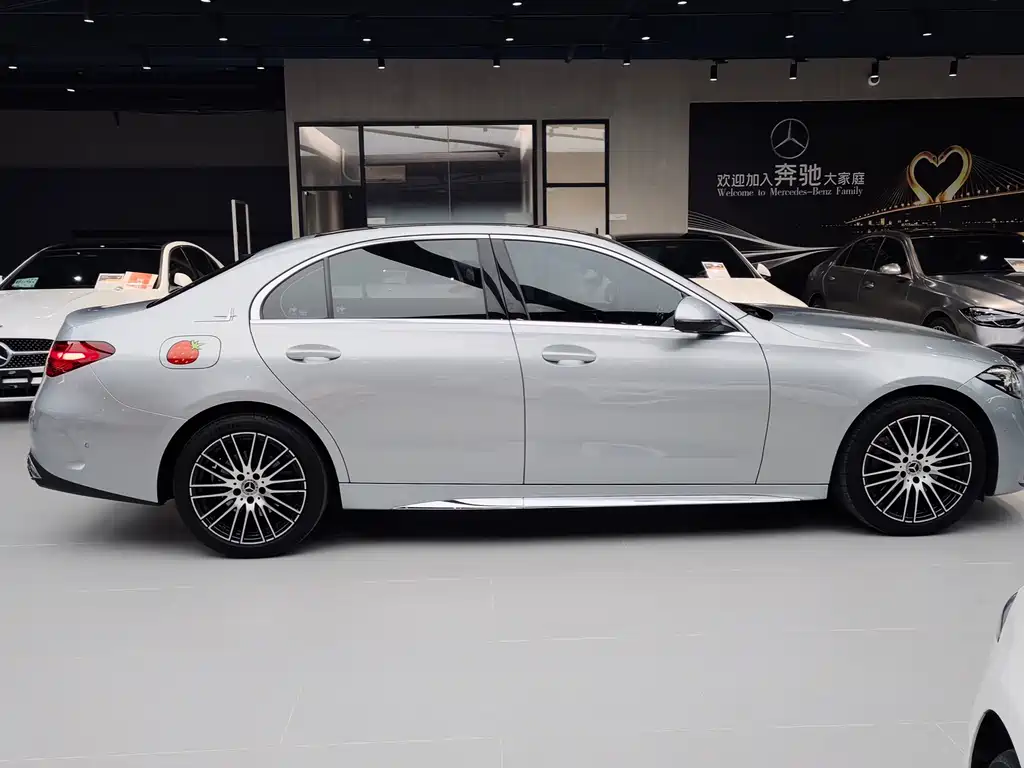 Mercedes-Benz C-Class — миниатюра 12