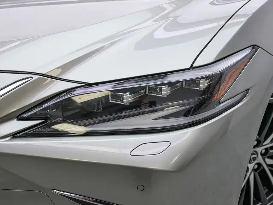 Lexus ES — миниатюра 2