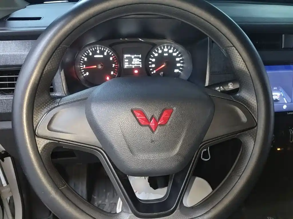 Wuling Hongguang PLUS — миниатюра 11