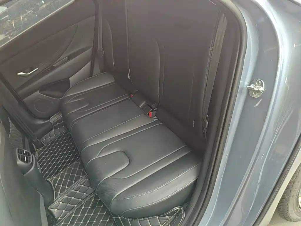 Hyundai Elantra — миниатюра 17