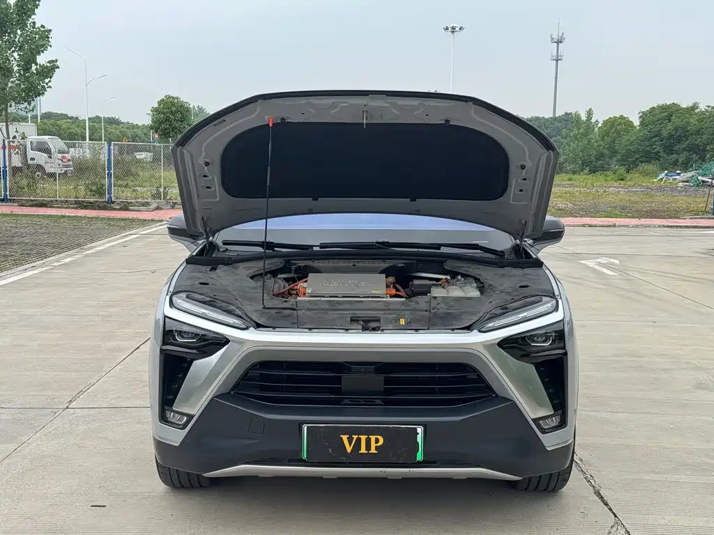 NIO ES8 2020 450KM мест