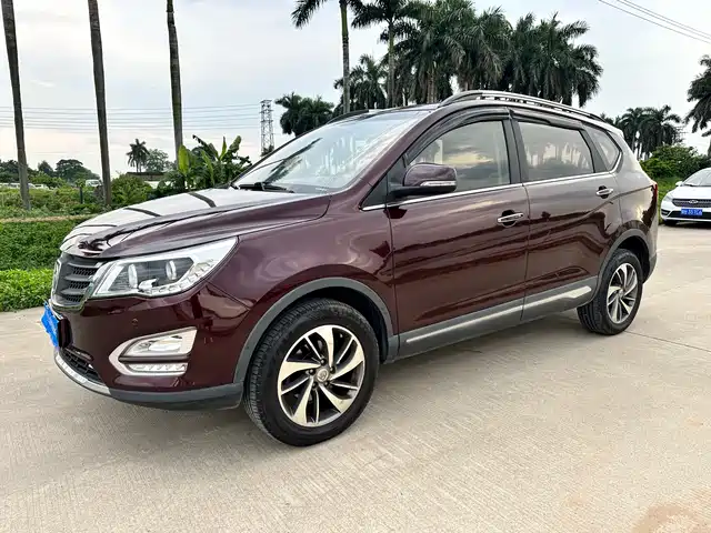 BAOJUN  560 2017