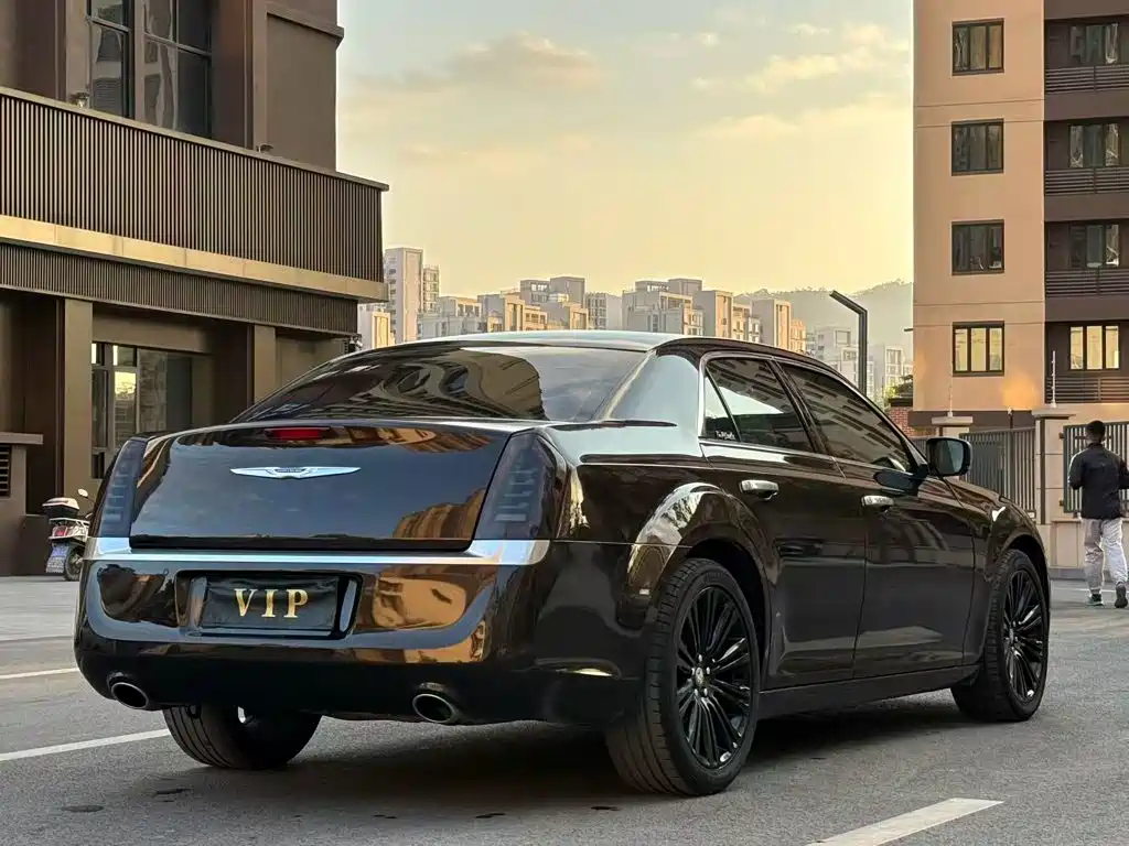 Chrysler 300C — миниатюра 8