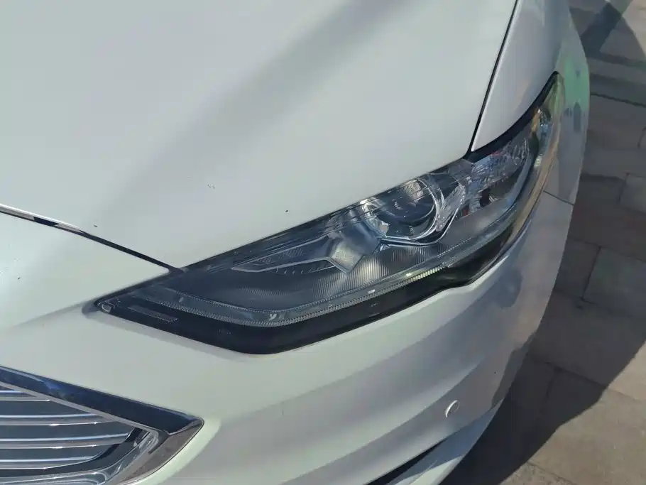Ford Mondeo — миниатюра 5