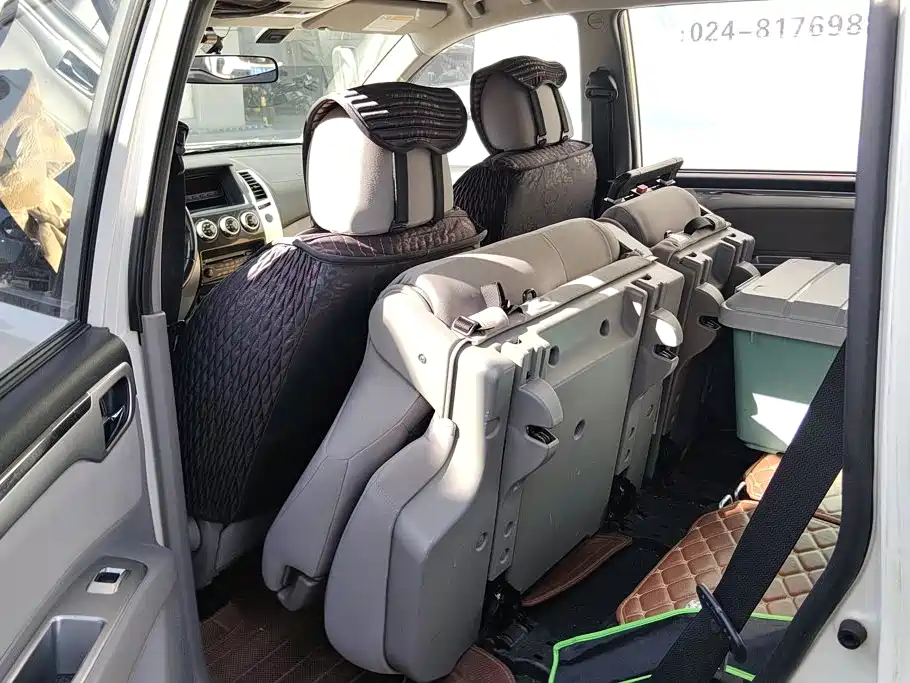 Mitsubishi Pajero Sport — миниатюра 10