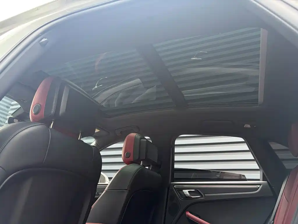 Porsche Macan — миниатюра 14
