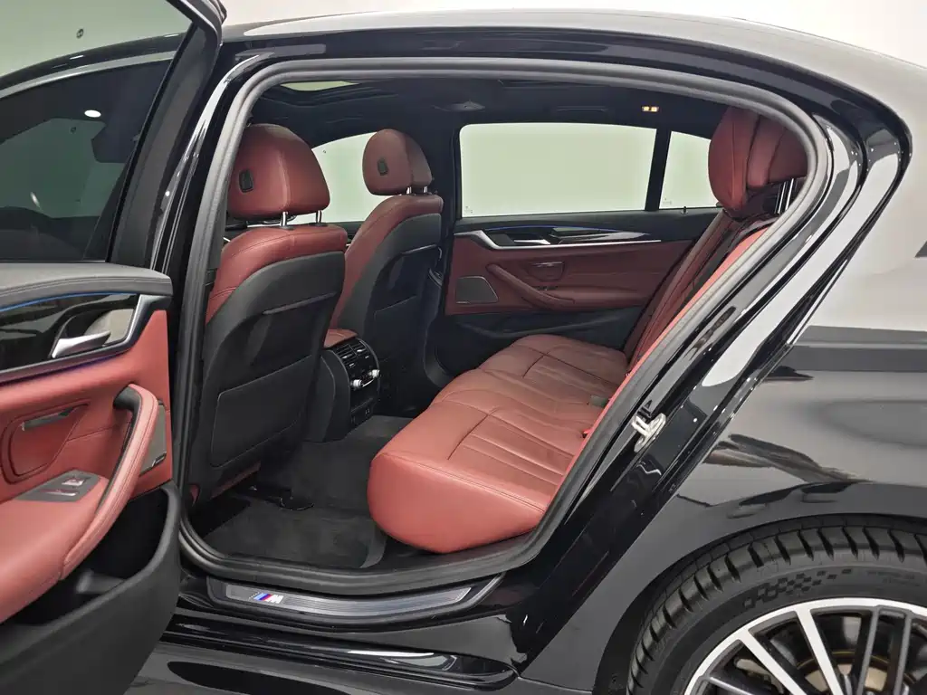 BMW 5 Series — миниатюра 16