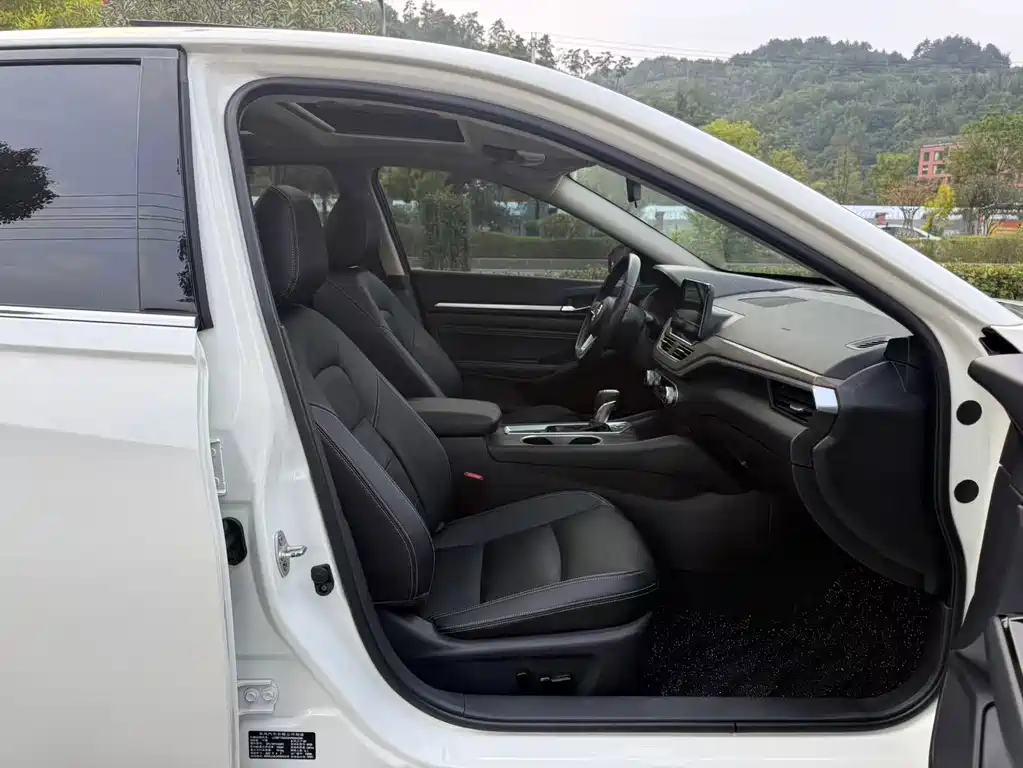 Nissan Teana — миниатюра 6